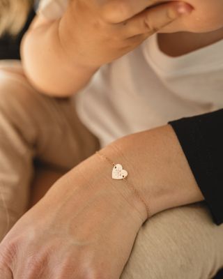 Oslavte s námi den matek. 🤱 Každá maminka si zaslouží něco jedinečného. Dopřejte jí šperk, který jí každý den připomene,...