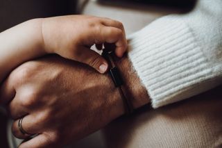 Den otců se blíží! Hledáš dárek, který řekne „Díky, tati“ víc než jen slova? 🎁 Vyber si šperk na míru s vlastním...